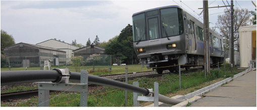 図4　超電導ケーブルによる車両の走行試験